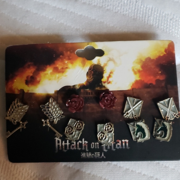 Hot Topic Jewelry - Attack on Titan Earrings
